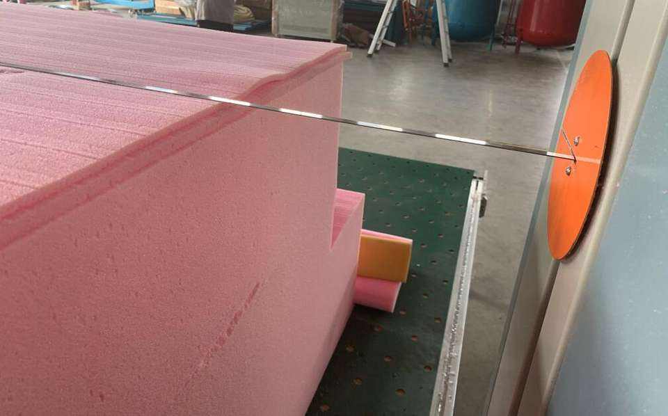 Overseas wholesale suppliers circle table cutting horizontal foam cutter