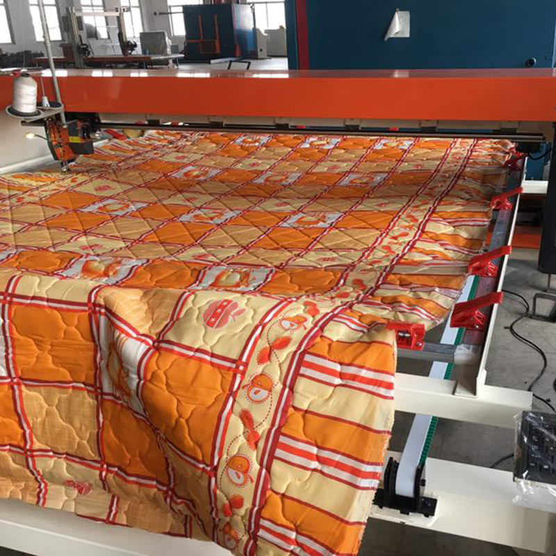 Product manufacturers easy to control memory quilting machine for bedcover