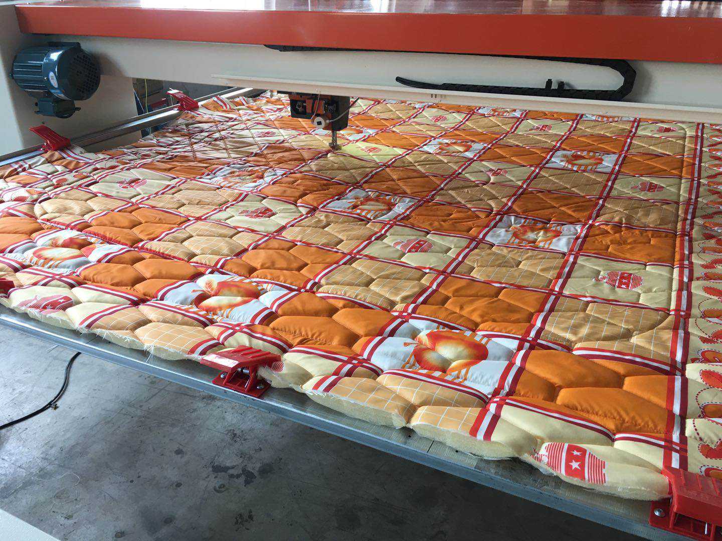 Best selling in africa can adjusted size automatic quilting machine for comforter