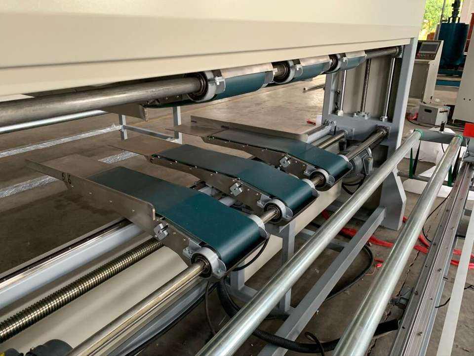 Eco friendly products wholesale mattress covering machine with touch panel