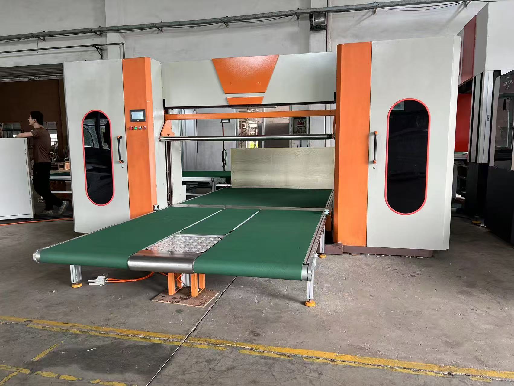 CNC Foam Cutting Machine: How To Choose The Best Solution for Precision Foam Processing?